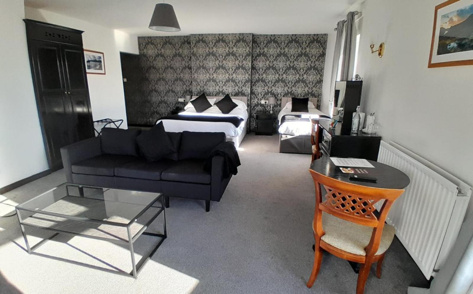The Donard Bed & Breakfast Newcastle  Exterior photo